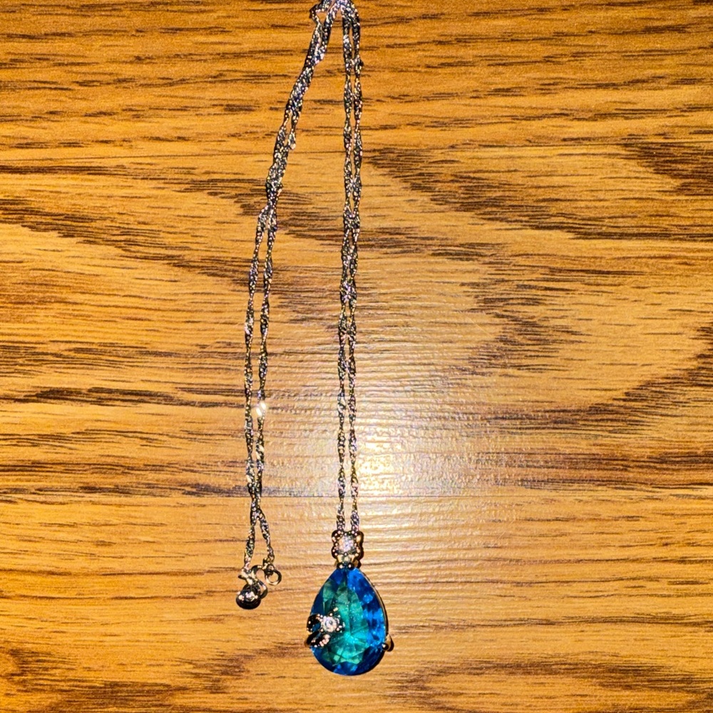 Blue Teardrop Pendant Necklace